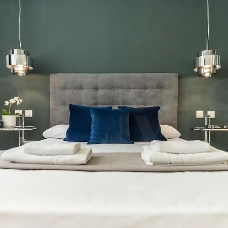 Marvellous Penthouse With Terrace & Cathedral Views By Rems * Málaga